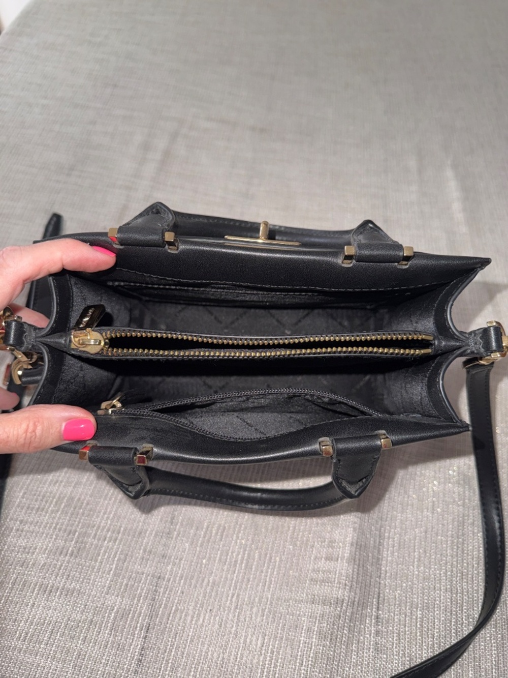 Michael Kors purse - Picture 4 of 4